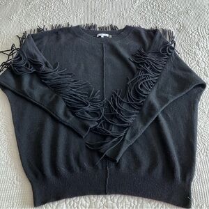 Like New Minnie Rose black cashmere sweater w/fringed arms & back